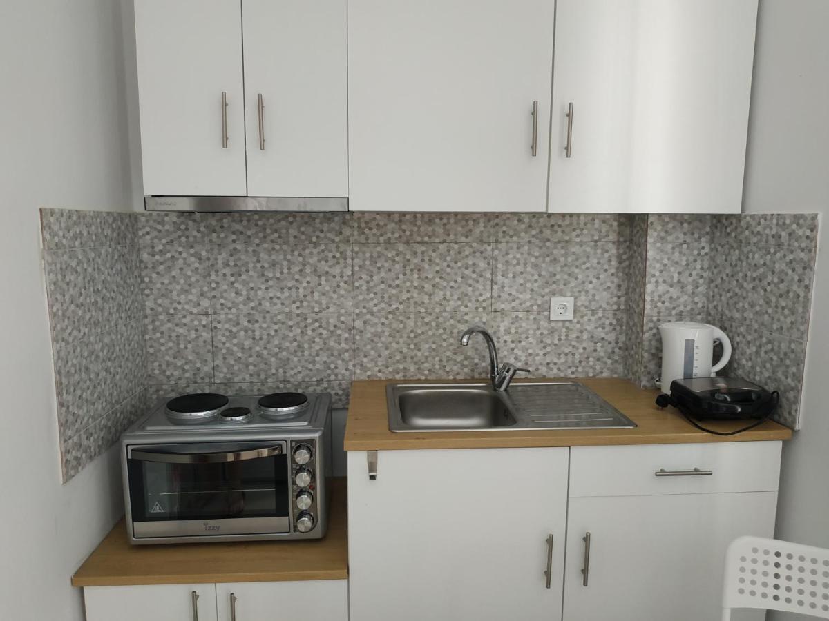 Pantheon Apartment Каламата Екстериор снимка