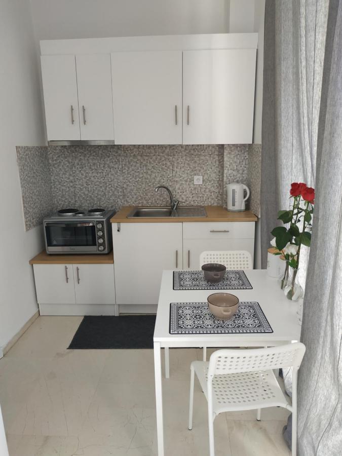 Pantheon Apartment Каламата Екстериор снимка