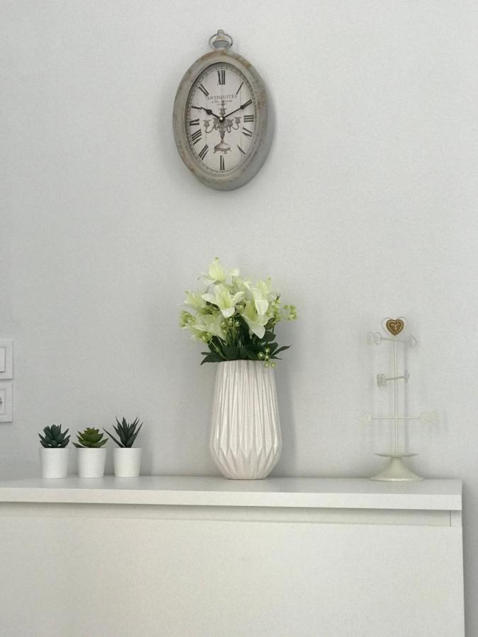 Pantheon Apartment Каламата Екстериор снимка