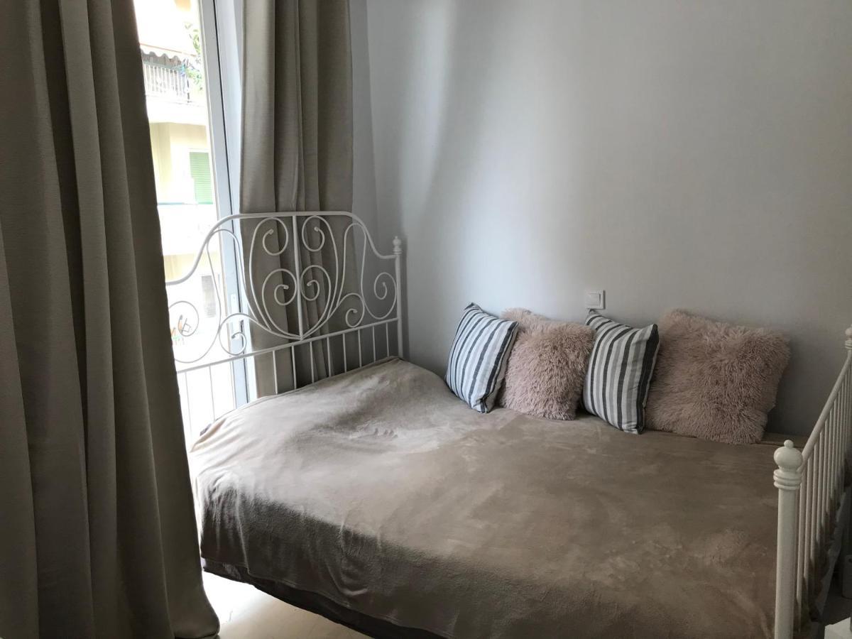 Pantheon Apartment Каламата Екстериор снимка