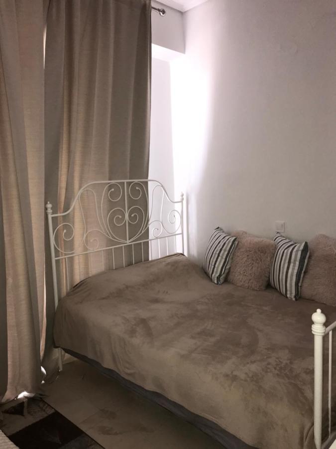 Pantheon Apartment Каламата Екстериор снимка