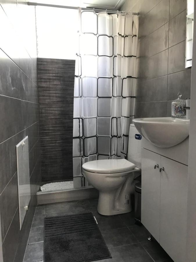 Pantheon Apartment Каламата Екстериор снимка