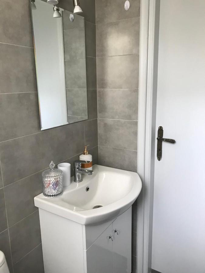 Pantheon Apartment Каламата Екстериор снимка