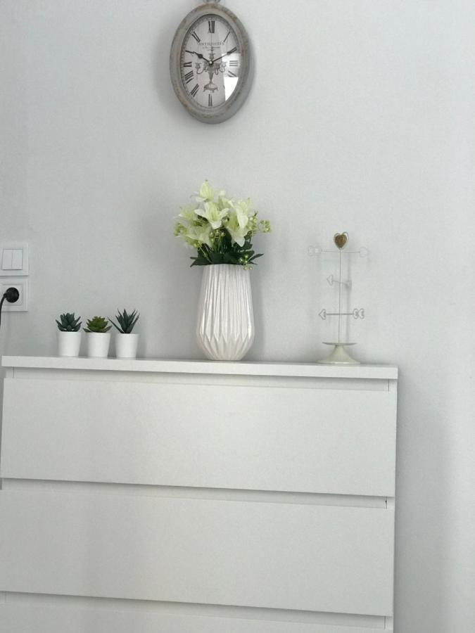 Pantheon Apartment Каламата Екстериор снимка