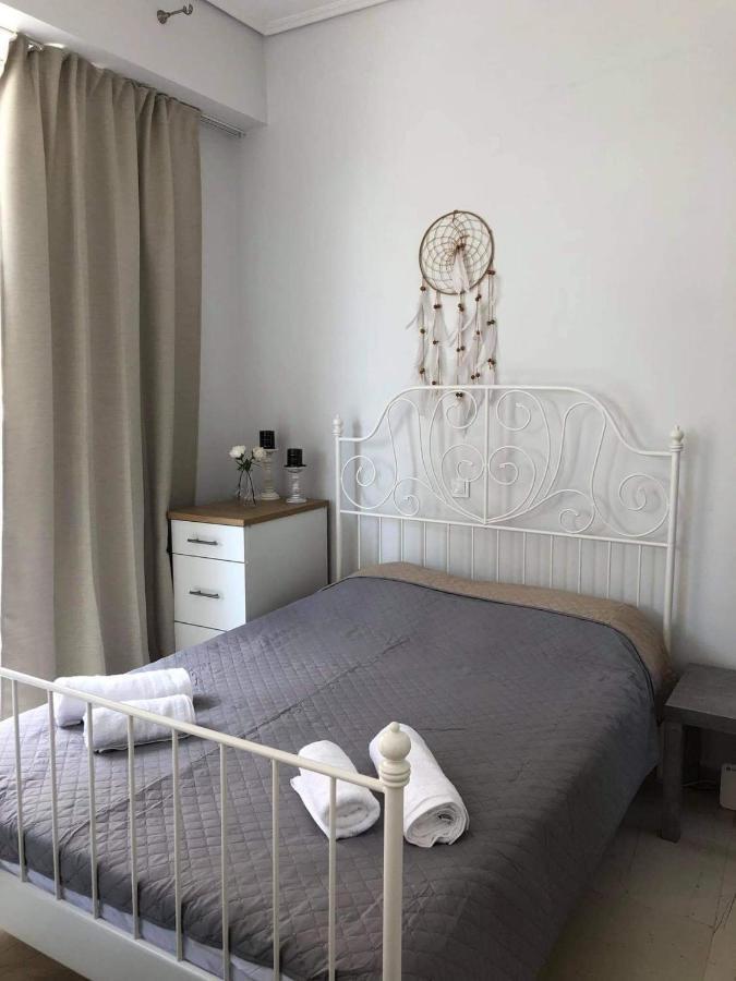 Pantheon Apartment Каламата Екстериор снимка